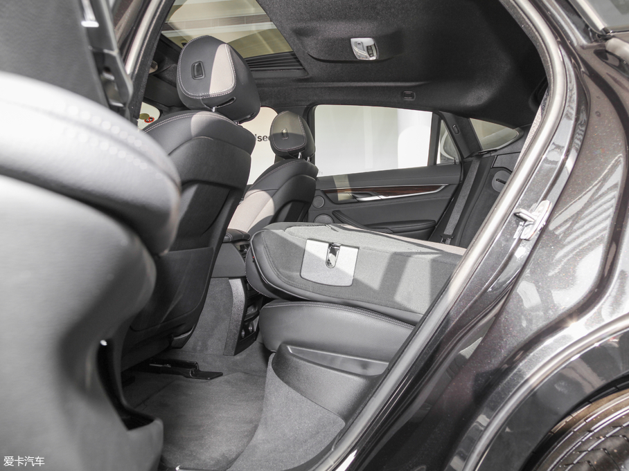 2017RX6 xDrive28i