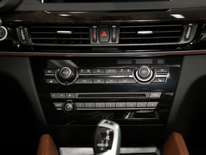 2017xDrive28i {(dio){(dio)(ji)