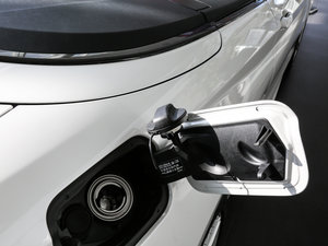 2017220i M\(yn)(dng) w