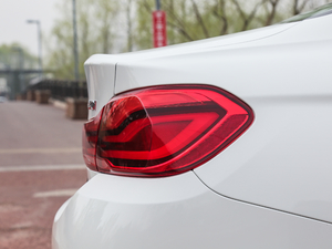 2017440i xDrive M\b ^