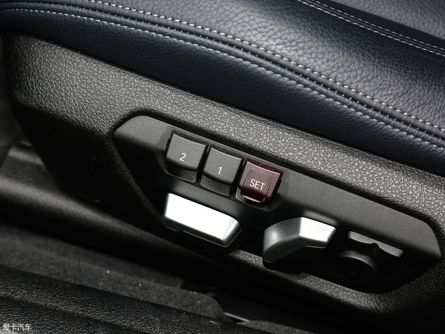 2017R4ϵT(mn) 425i M\(yn)(dng)b