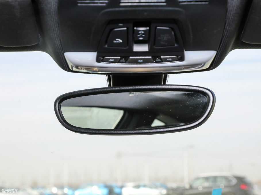 2018R2ϵpT 225i  M\b