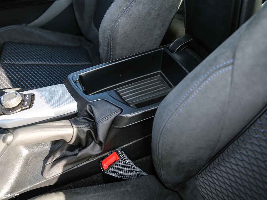 2018R2ϵpT 225i  M\b