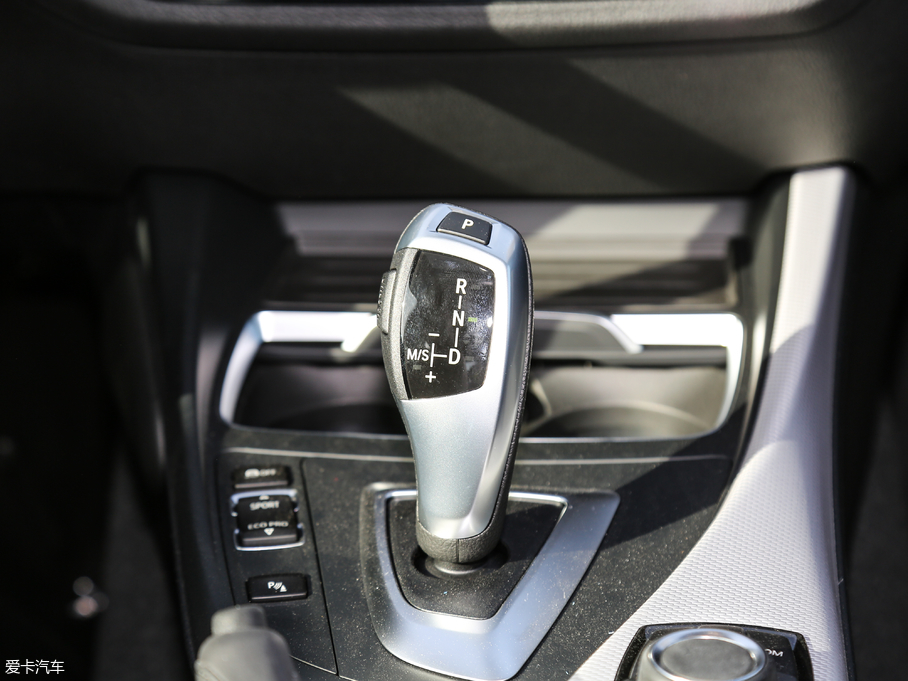 2018R2ϵpT 225i  M\b