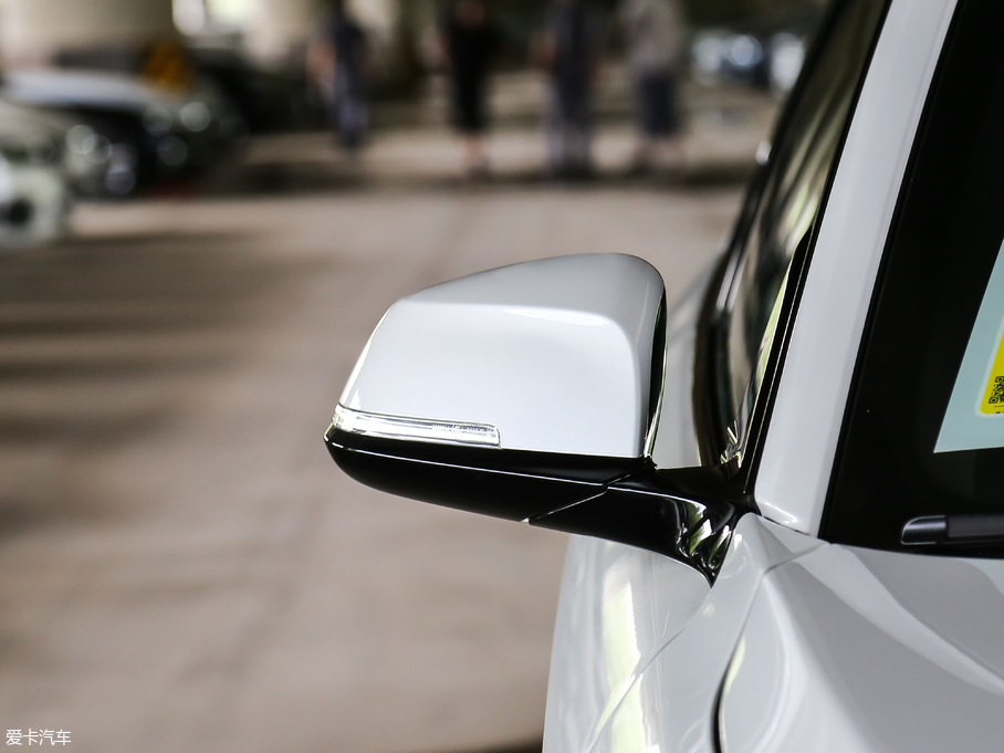 2018R2ϵpT 225i M\