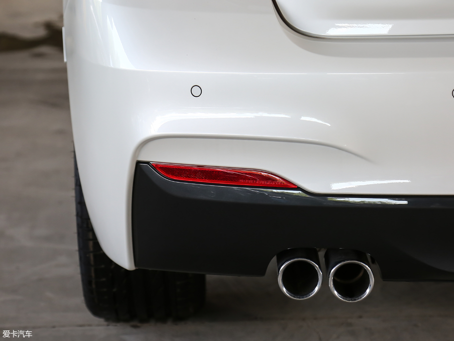 2018R2ϵpT 225i M\