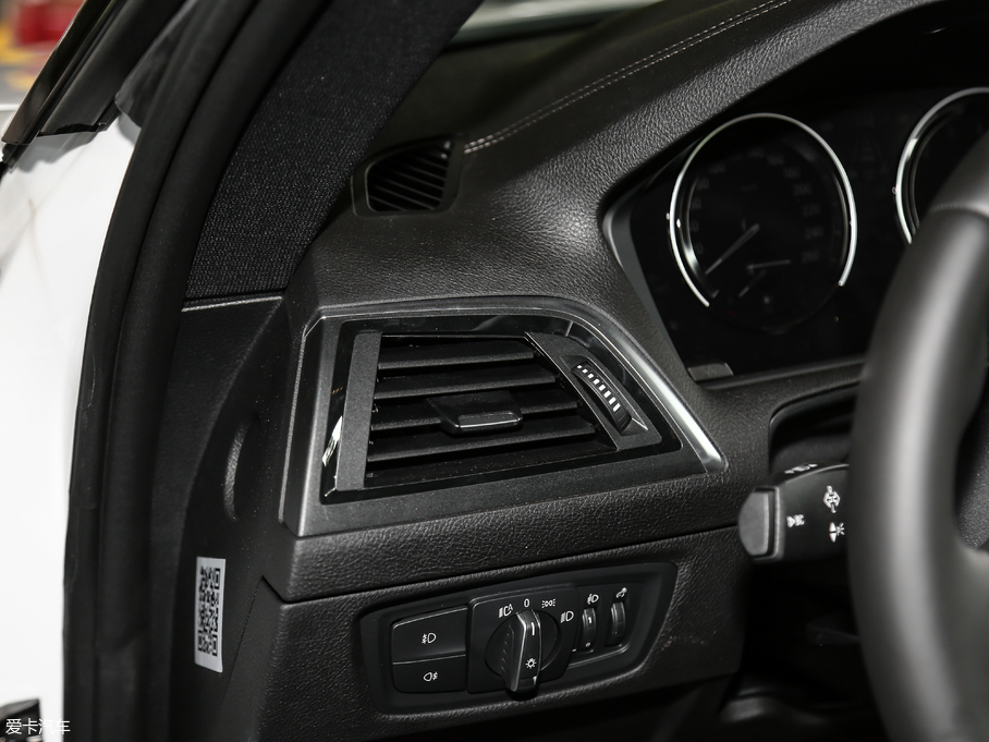 2018R2ϵpT 225i M\