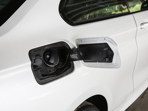 2018225i M\(yn)(dng) w