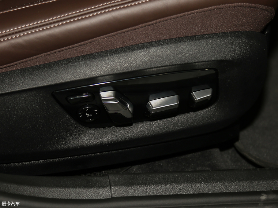 2018R6ϵGT 640i xDrive M\b