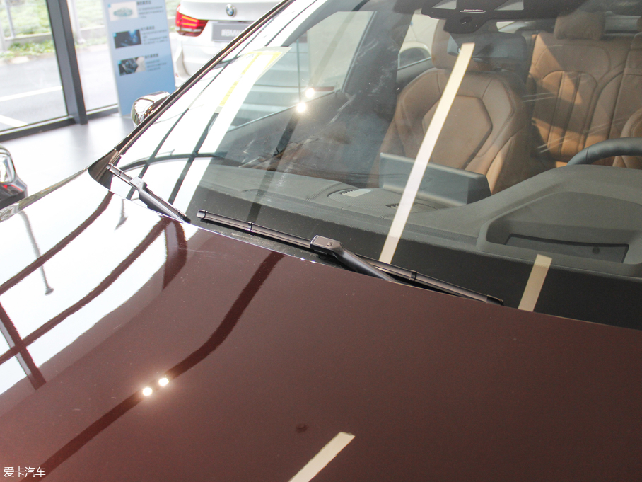 2018R6ϵGT 630i M\b