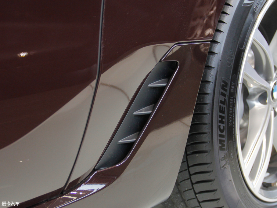 2018R6ϵGT 630i M\b