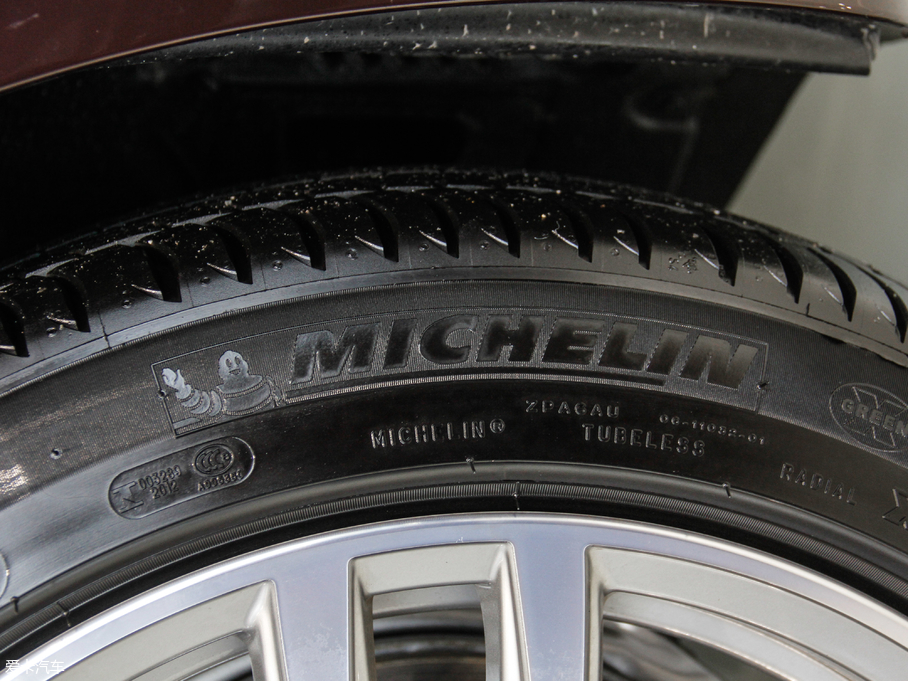 2018R6ϵGT 630i M\b