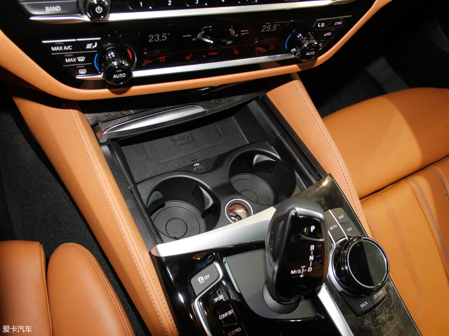 2018R6ϵGT 630i M\b