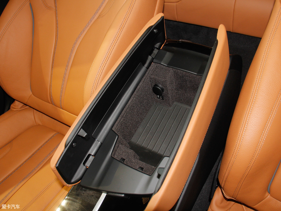 2018R6ϵGT 630i M\b