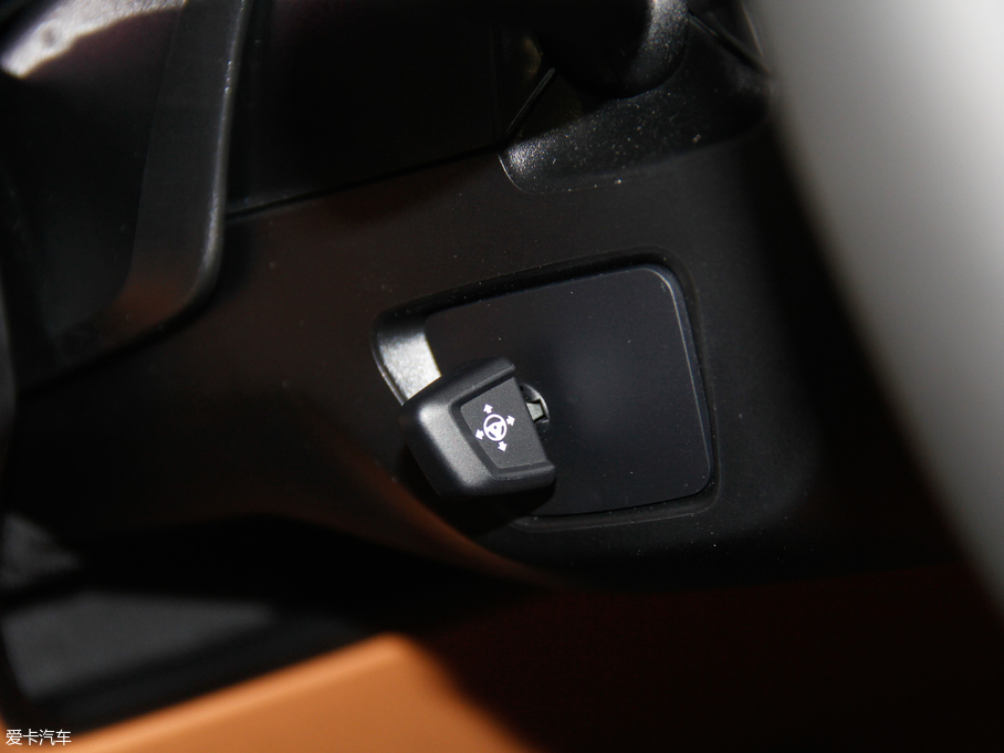 2018R6ϵGT 630i M\b