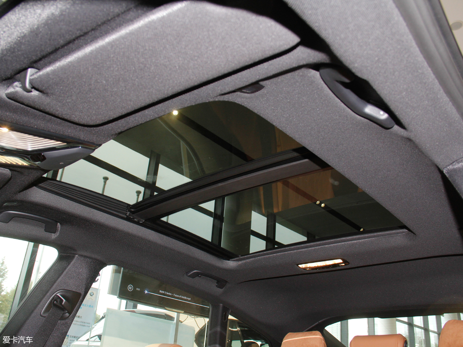 2018R6ϵGT 630i M\b