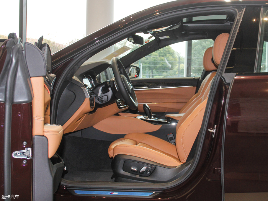 2018R6ϵGT 630i M\b