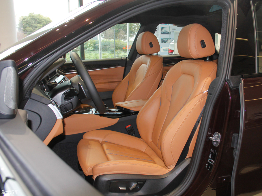 2018R6ϵGT 630i M\b