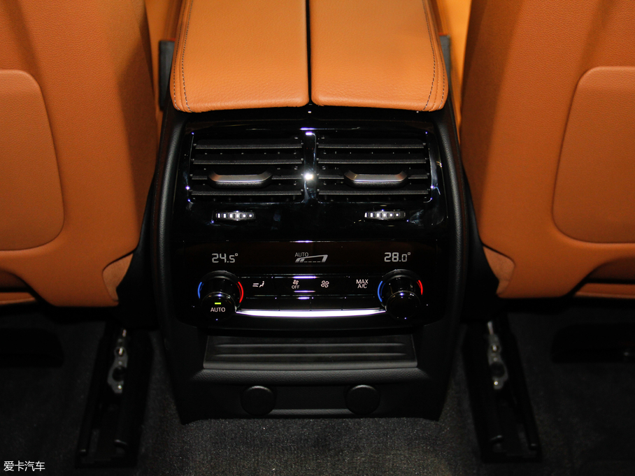 2018R6ϵGT 630i M\b