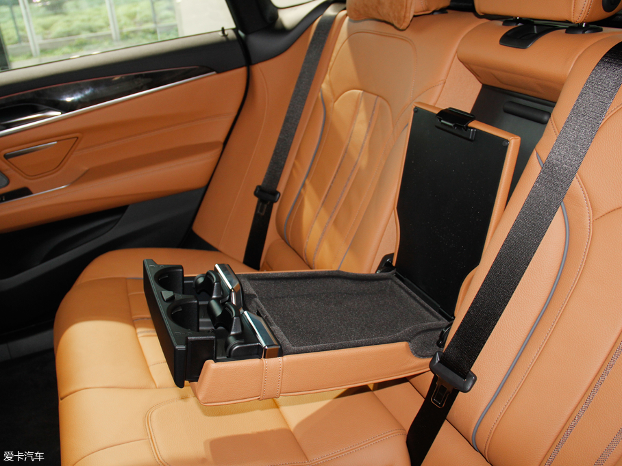 2018R6ϵGT 630i M\b