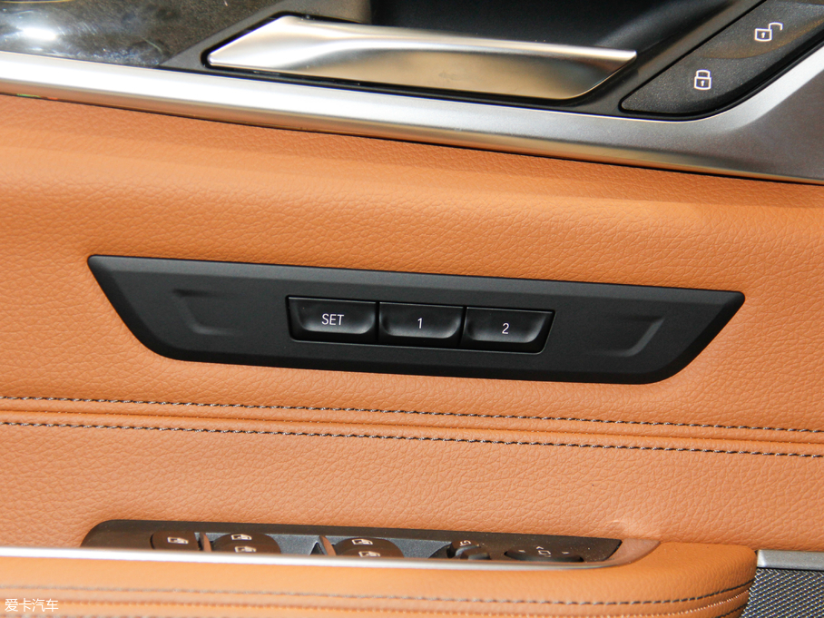 2018R6ϵGT 630i M\b