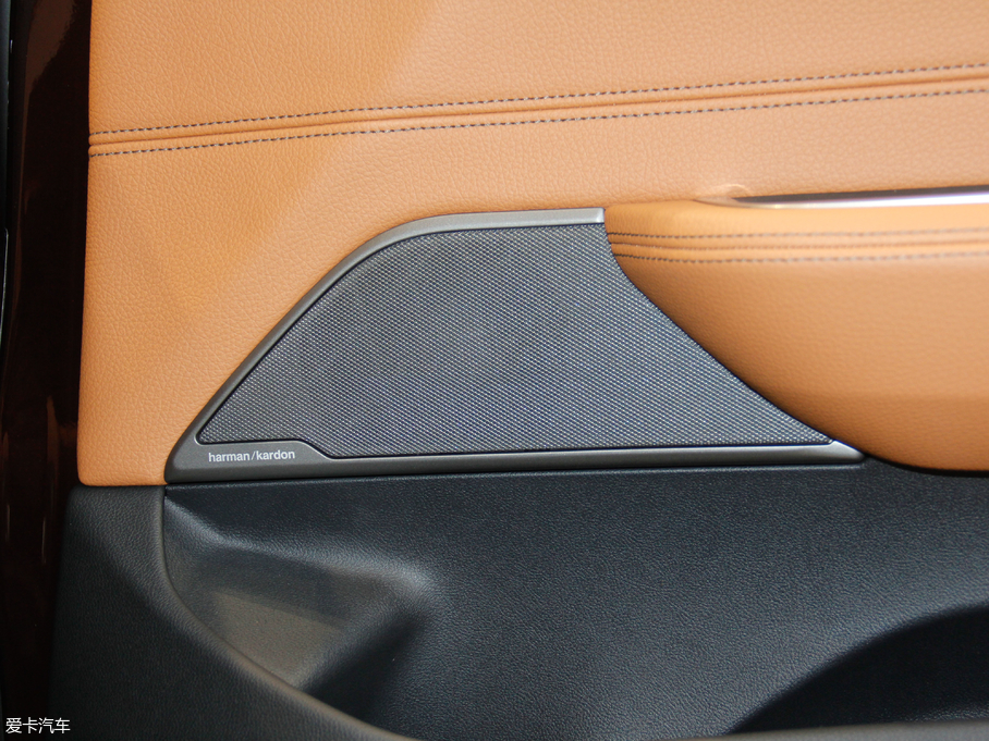 2018R6ϵGT 630i M\b