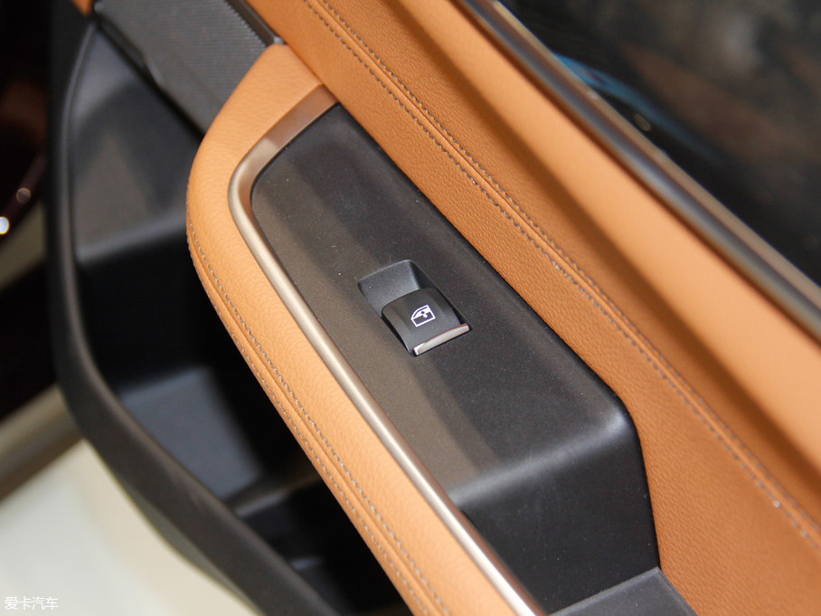 2018R6ϵGT 630i M\b