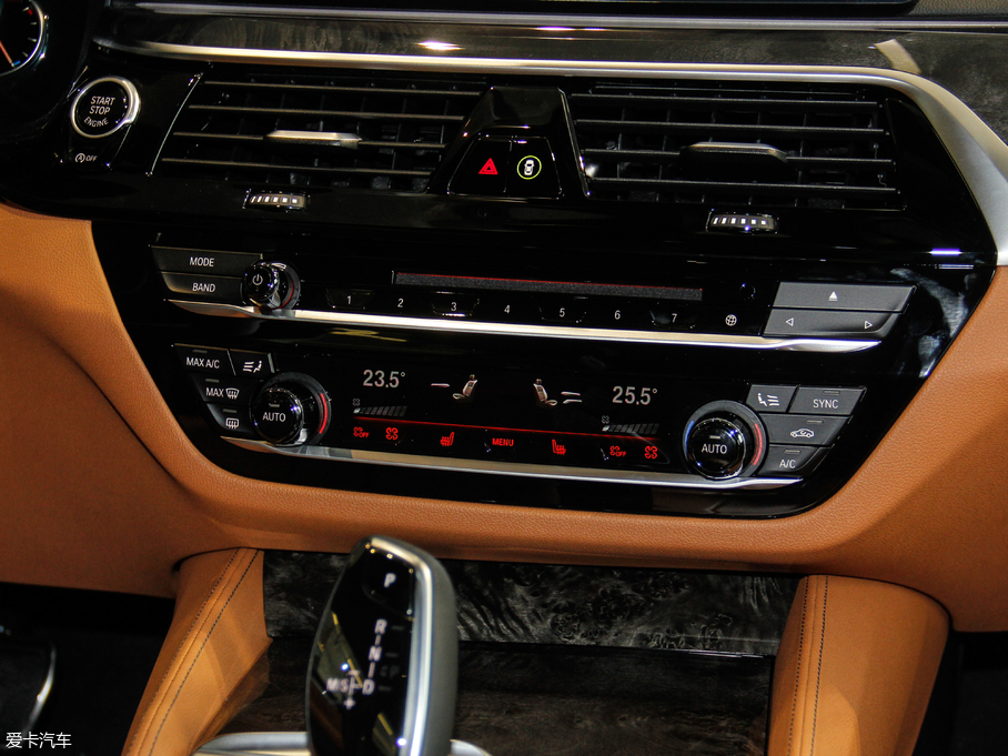 2018R6ϵGT 630i M\b