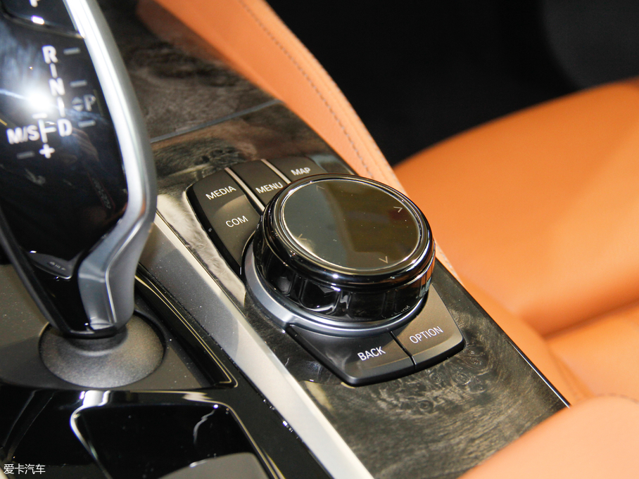 2018R6ϵGT 630i M\b