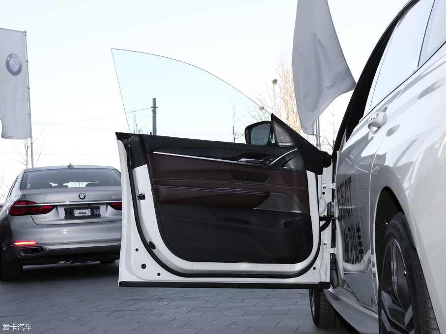 2018R6ϵGT 640i xDrive M\b