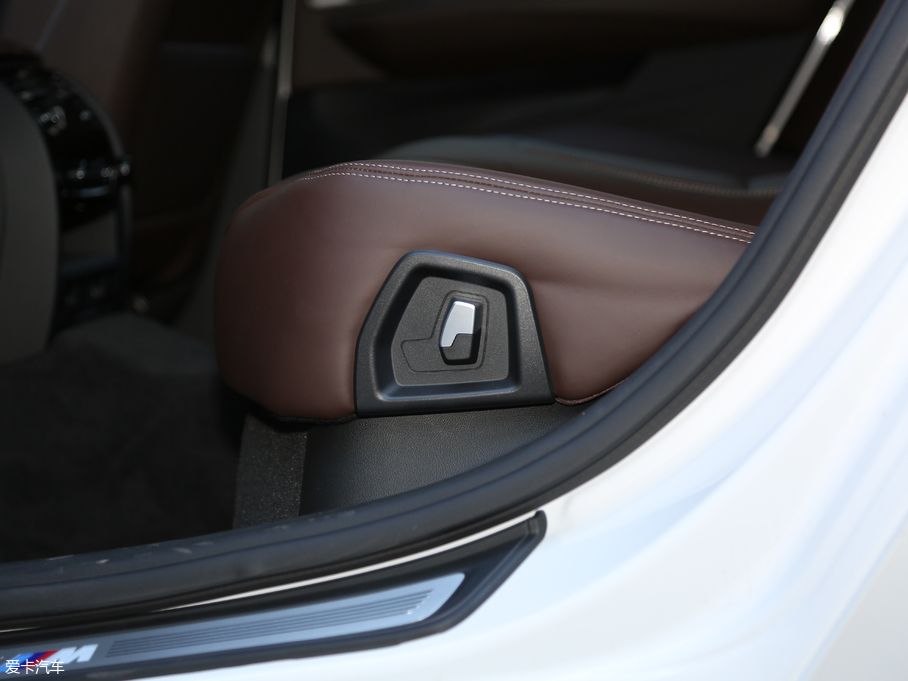 2018R6ϵGT 640i xDrive M\b