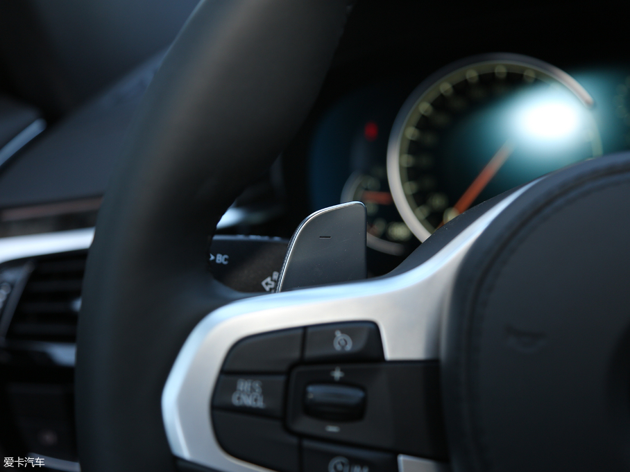 2018R6ϵGT 640i xDrive M\b