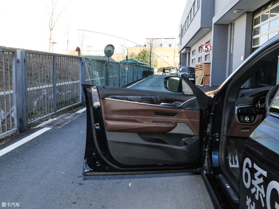 2018R6ϵGT 640i xDrive M\b