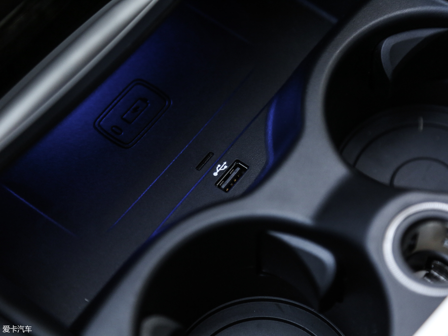 2018R6ϵGT 640i xDrive M\b