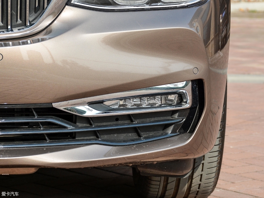 2018R6ϵGT 630i AOӋb