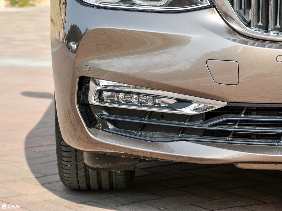 2018R6ϵGT 630i AOӋb