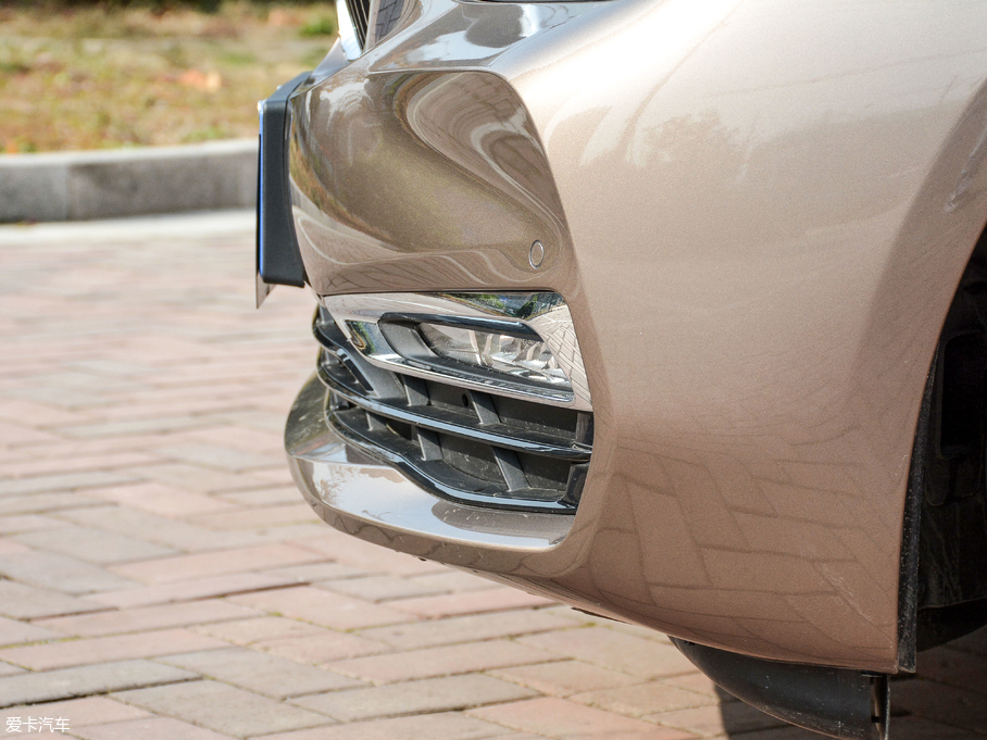 2018R6ϵGT 630i AOӋb