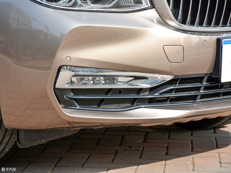 2018R6ϵGT 630i AOӋb