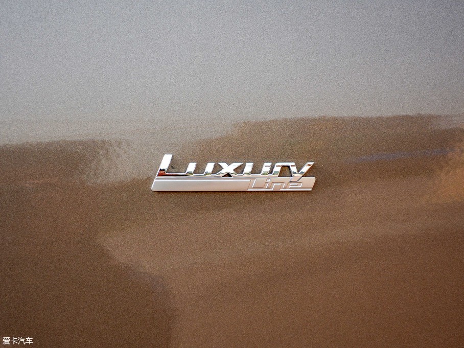 2018R6ϵGT 630i AOӋb