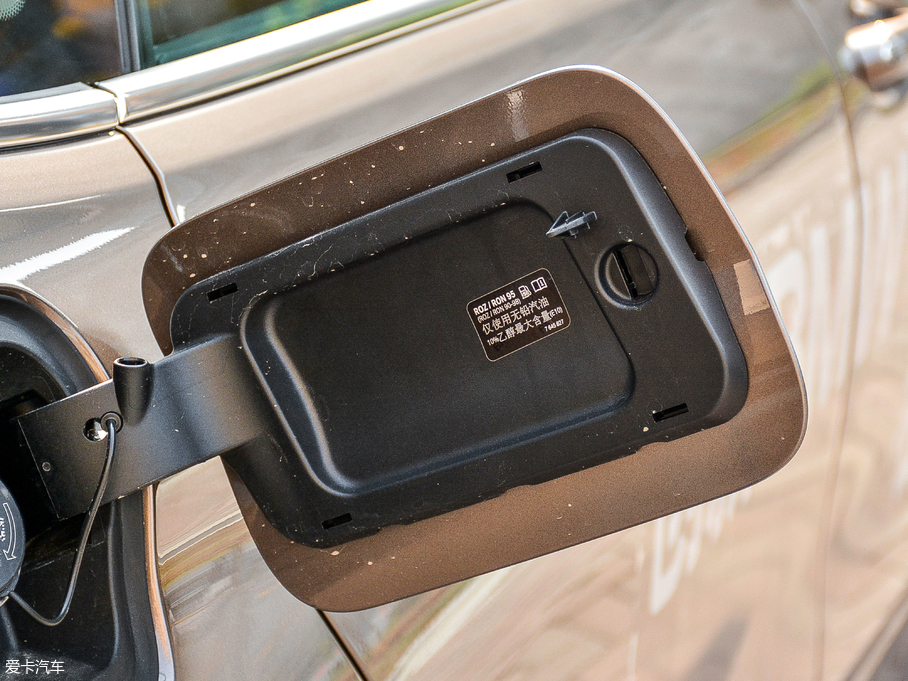 2018R6ϵGT 630i AOӋb