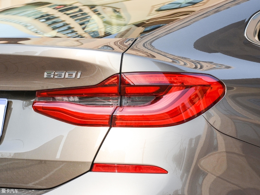 2018R6ϵGT 630i AOӋb