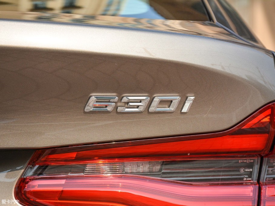 2018R6ϵGT 630i AOӋb