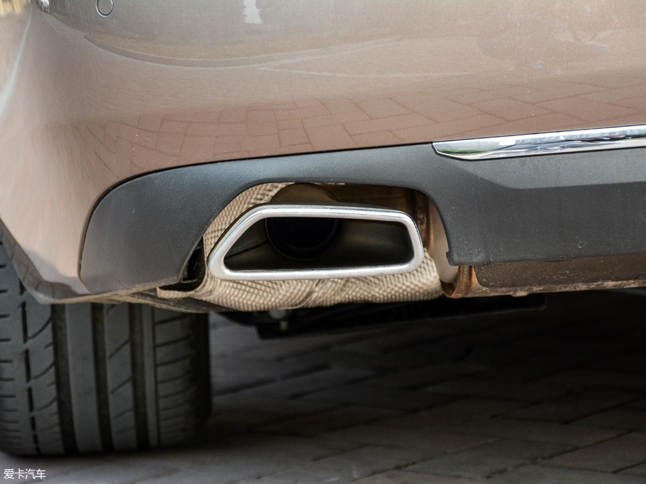 2018R6ϵGT 630i AOӋb