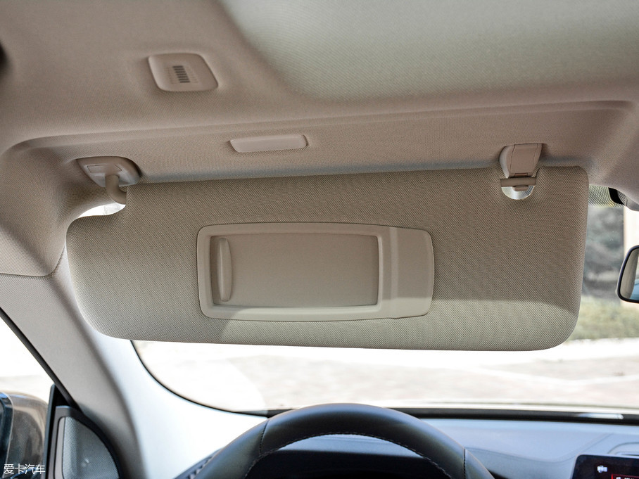 2018R6ϵGT 630i AOӋb