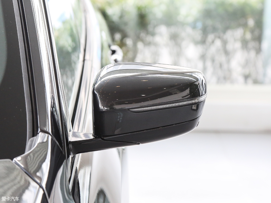 2018R6ϵGT 630i M\b