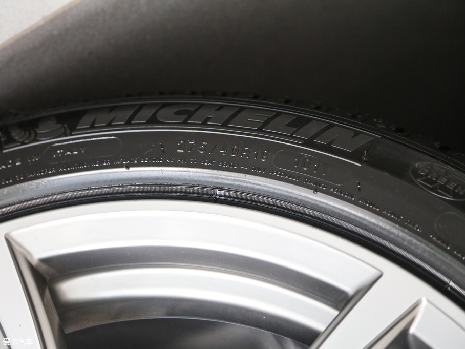 2018R6ϵGT 630i M\b