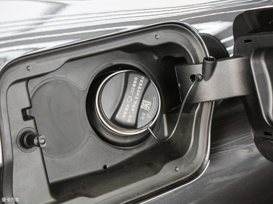 2018R6ϵGT 630i M\b