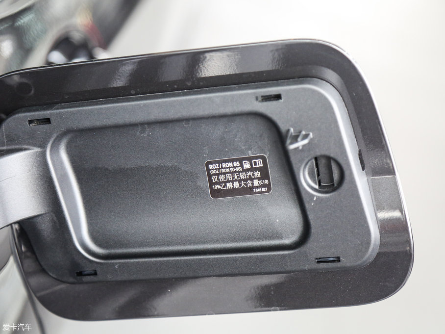 2018R6ϵGT 630i M\b