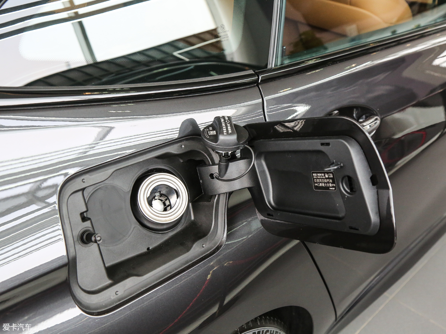 2018R6ϵGT 630i M\b