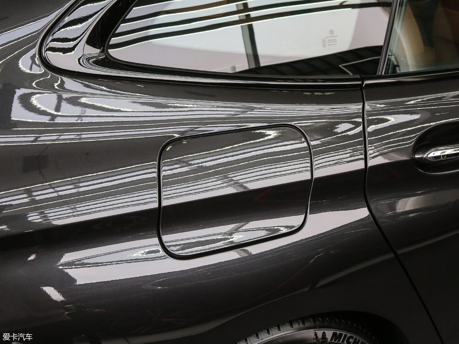 2018R6ϵGT 630i M\b